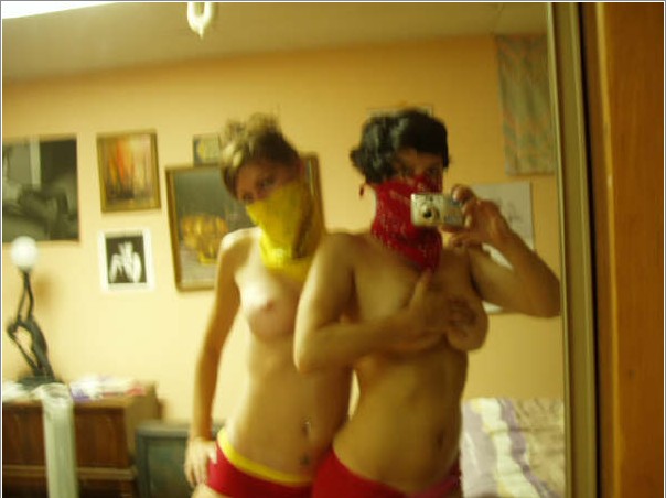 Откровенные селфи девушек перед зеркалом - секс порно фото